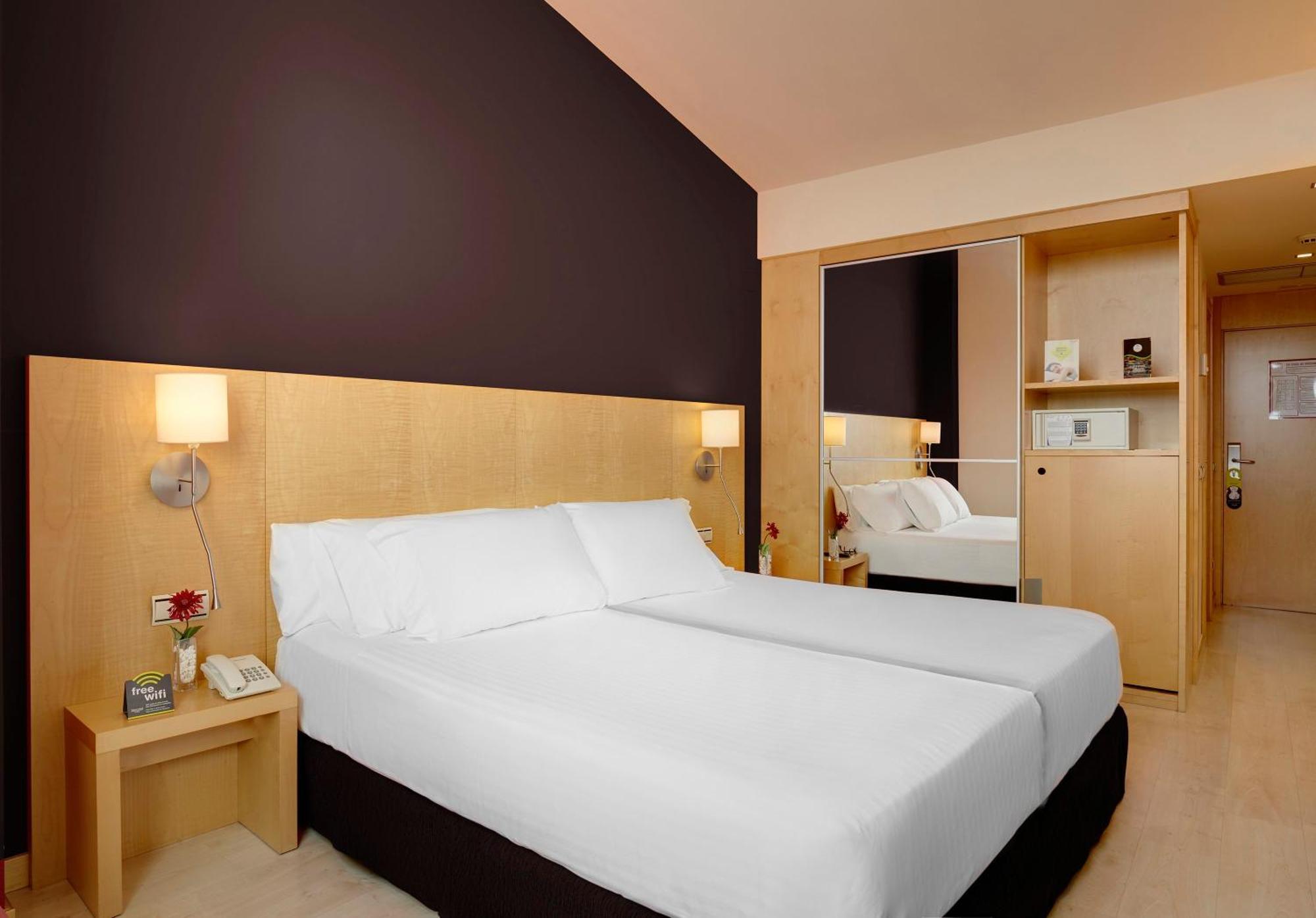Hotel Sercotel Portales Логроньйо Екстер'єр фото